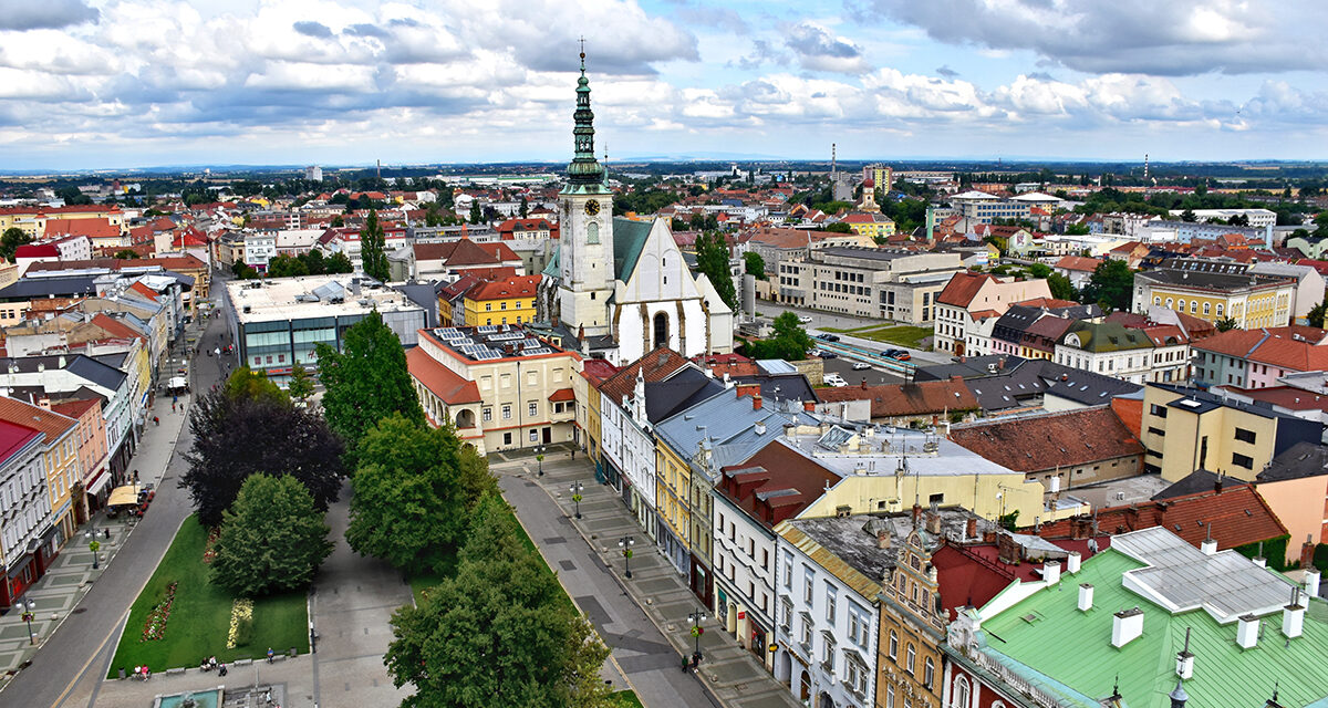 JEDEN Z TURISTICKÝCH OKRUHŮ NABÍZÍ I NEVŠEDNÍ VÝHLED Z RADNIČNÍ VĚŽE